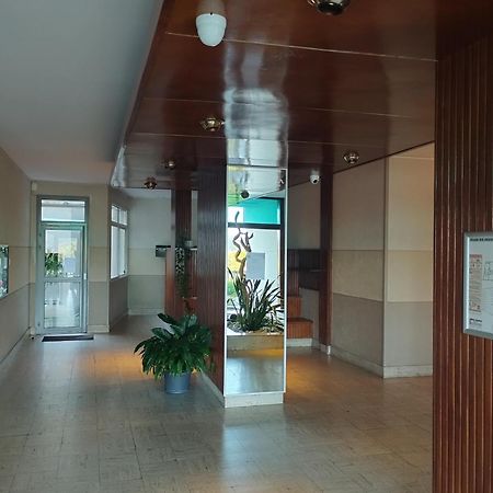 Chambrette Boulevard Des Pyrenees Hypercentre 10M Carre Wc Sur Le Palier, Porte40 Pau Extérieur photo
