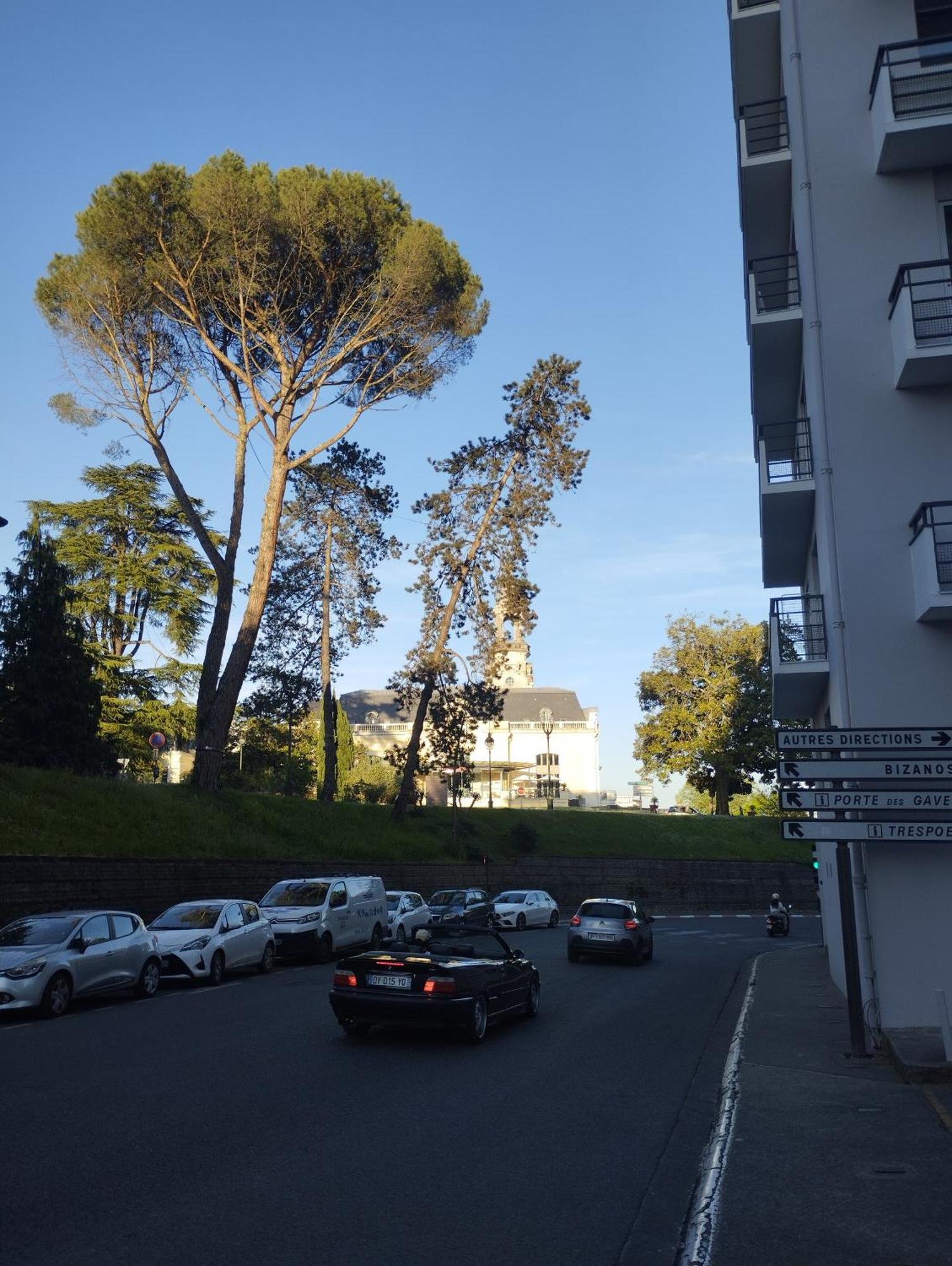 Chambrette Boulevard Des Pyrenees Hypercentre 10M Carre Wc Sur Le Palier, Porte40 Pau Extérieur photo